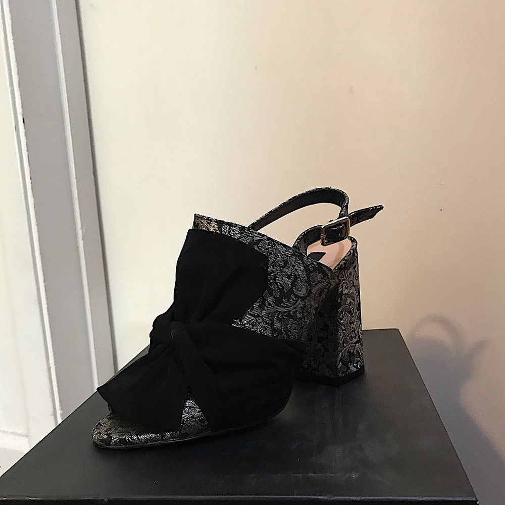 Ferry sling back